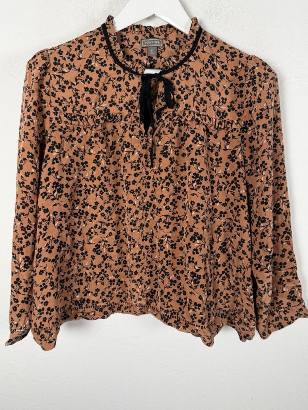 J.Crew Point Sur Women's Blouse XL Silk Camel Floral Ruffle Tie Neck Long Sleeve